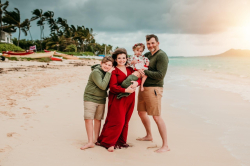 Wesley Gipson with his wife, Kristen, and three children during their time in Hawaii. Photo courtesy of Wesley Gipson.